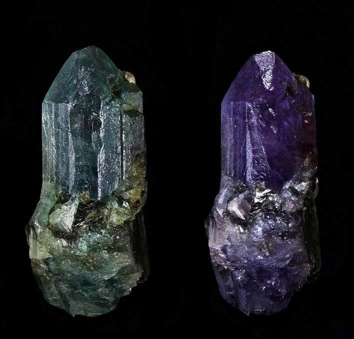 Alexandrite under different lighting conditions, appears green and purple