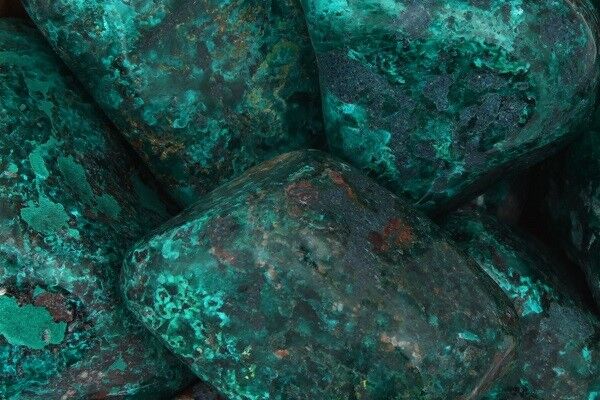 Close up of tumbled Dioptase
