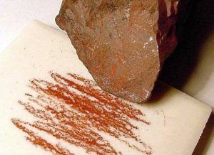 Hematite Streak test showing a brick-red dust