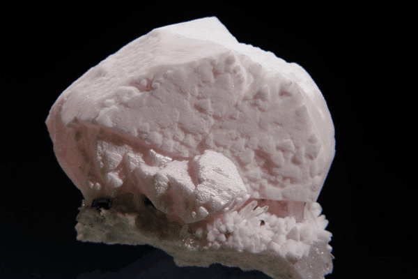 Example of a natural Mangano Calcite mined in Peru