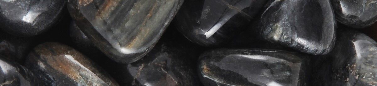 Close up of tumbled Isua